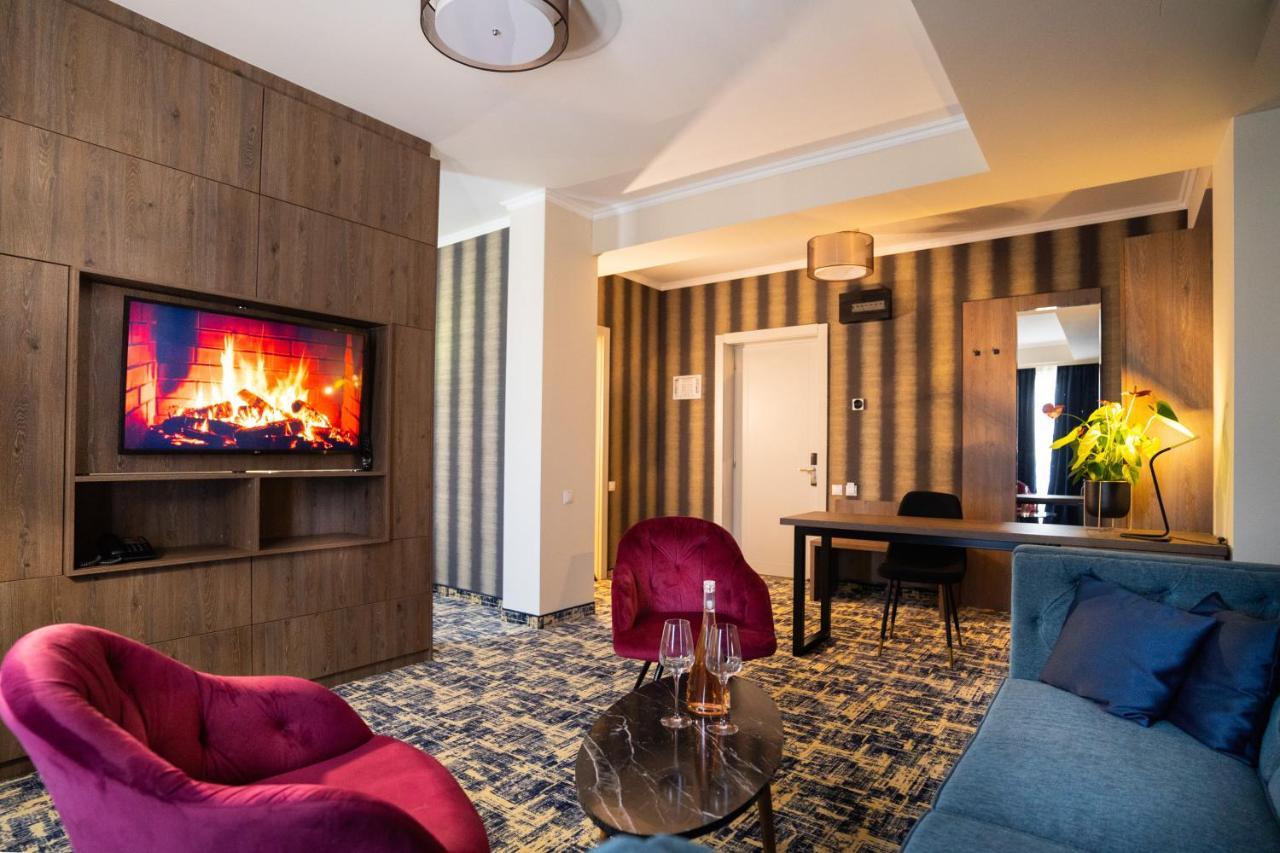 Imperio Hotel Cernavoda Bagian luar foto